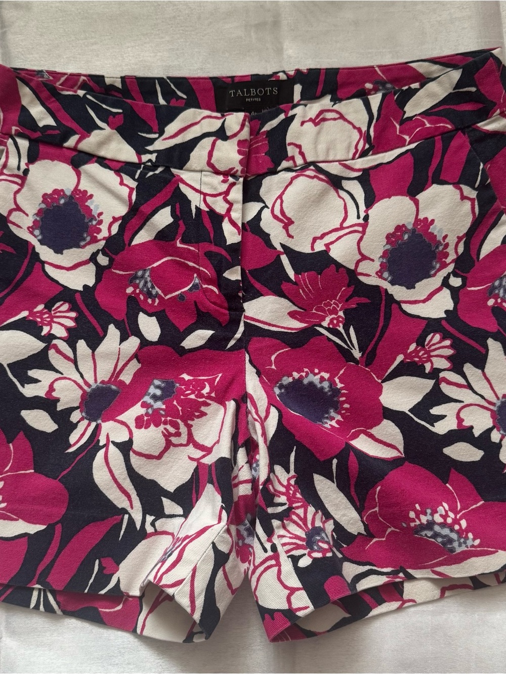 Talbots Petites Magenta Navy Floral Print Floral Perfect Shorts 4P Stretch EUC